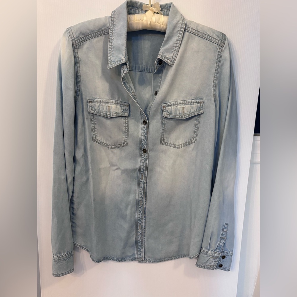 Halogen Denim Button-down Chambray Shirt THE Perfect Coastal Cowgirl Essential